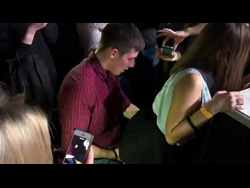 ❤️ Regte seks in 'n Russiese nagklub. 18-jarige Russiese meisie in die anus en vagina in 'n nagklub genaai Porno fb op af.shadbase-xxx.ru